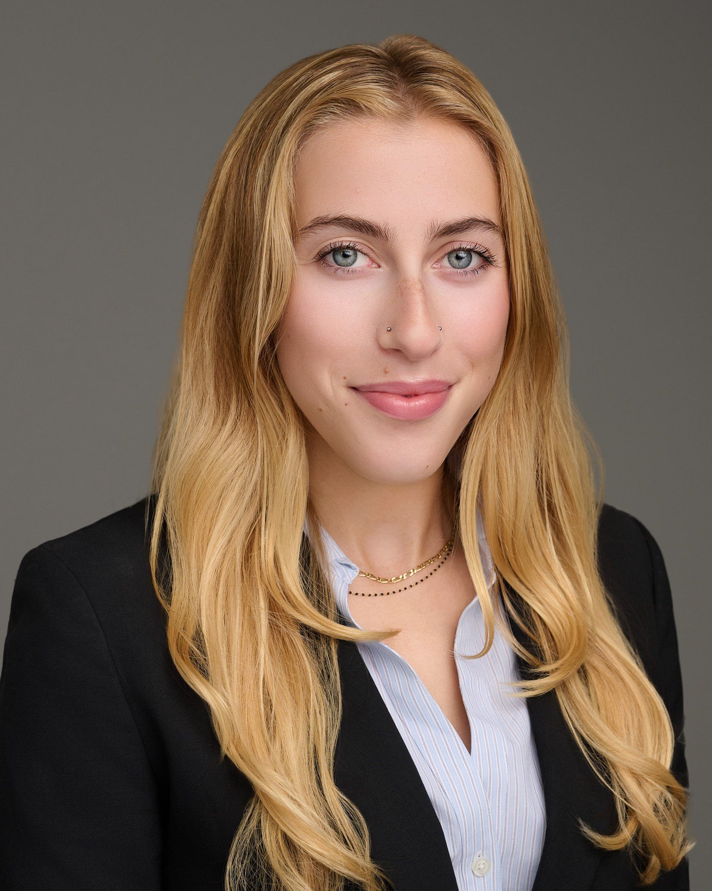 📦 Prioritizing Organization: A Game-Changer 📦 Picture this: you hire a photographer, but they take forever to deliver your photos, and it's a chaotic mess of files. Sound familiar? Clear policies and responsiveness matter more than you might think.