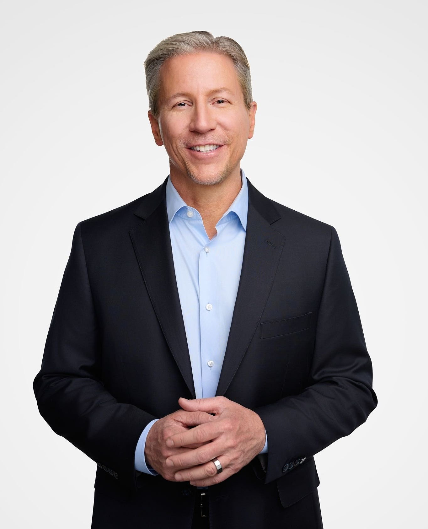 Headshots aren&rsquo;t just for LinkedIn anymore. Companies use them across websites, marketing materials, and press features. A unified, modern set of portraits tells clients that your business values professionalism and consistency.⁠
⁠
📸 Great vis