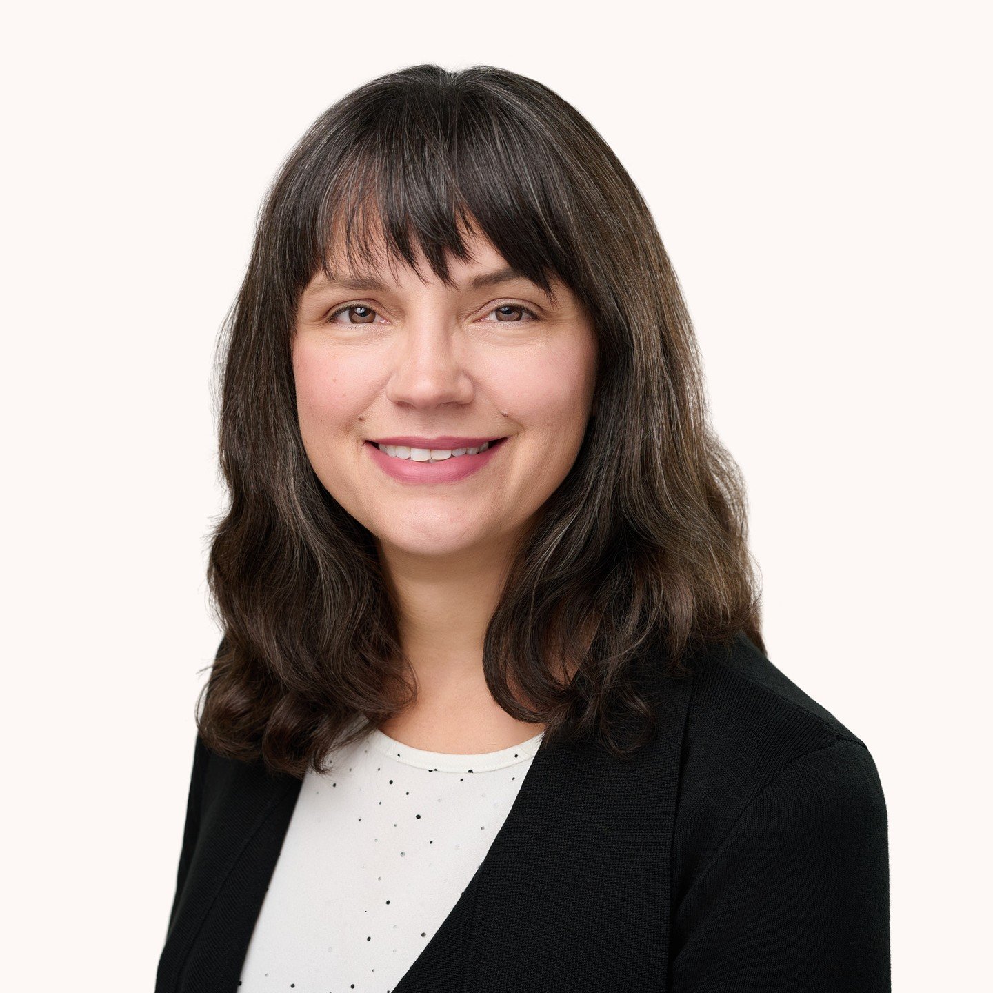 👉 Whether it&rsquo;s LinkedIn, Facebook, or Instagram, updating your profile photo across all social media platforms is a no-brainer. In fact, it&rsquo;s the first thing you should do. You can use a more casual portrait for Instagram and Facebook an