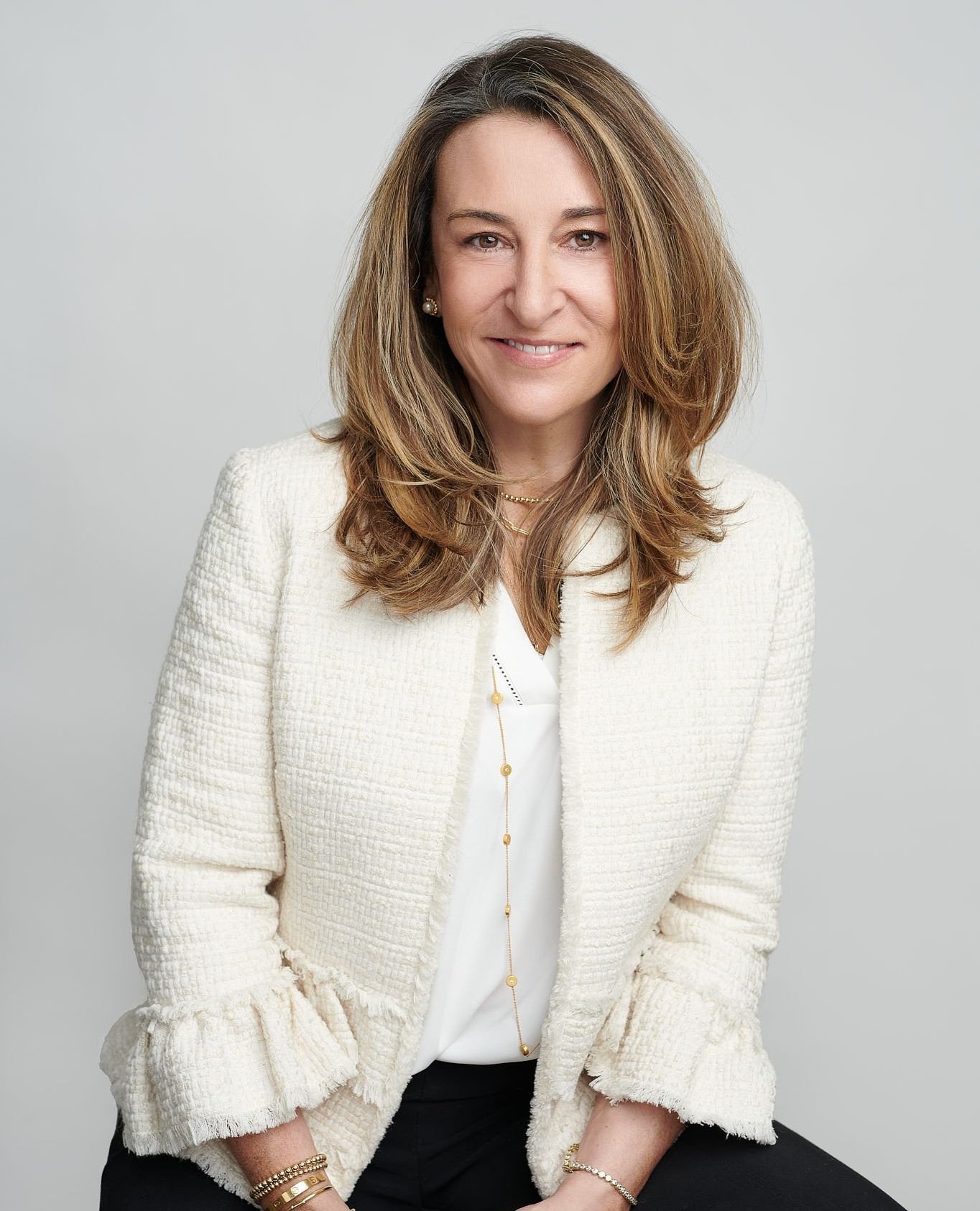 🎨 Key Characteristics of Creative Headshots:⁠
⁠
👗 Creative Wardrobe: Creative headshots may feature more unconventional and expressive clothing choices that reflect the subject's personal style and brand.⁠
⁠
🎭 Artistic Background: The background i