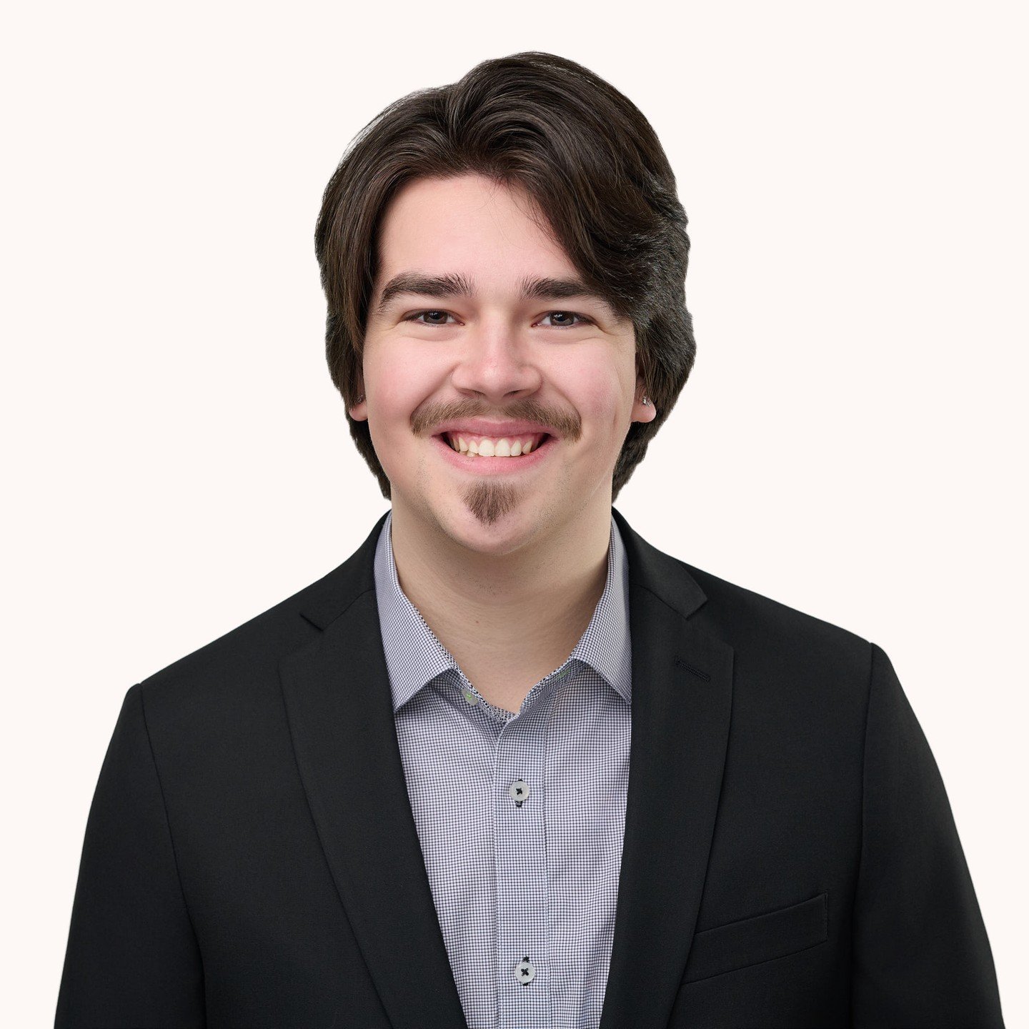 👉 Whether it&rsquo;s LinkedIn, Facebook, or Instagram, updating your profile photo across all social media platforms is a no-brainer. In fact, it&rsquo;s the first thing you should do. You can use a more casual portrait for Instagram and Facebook an