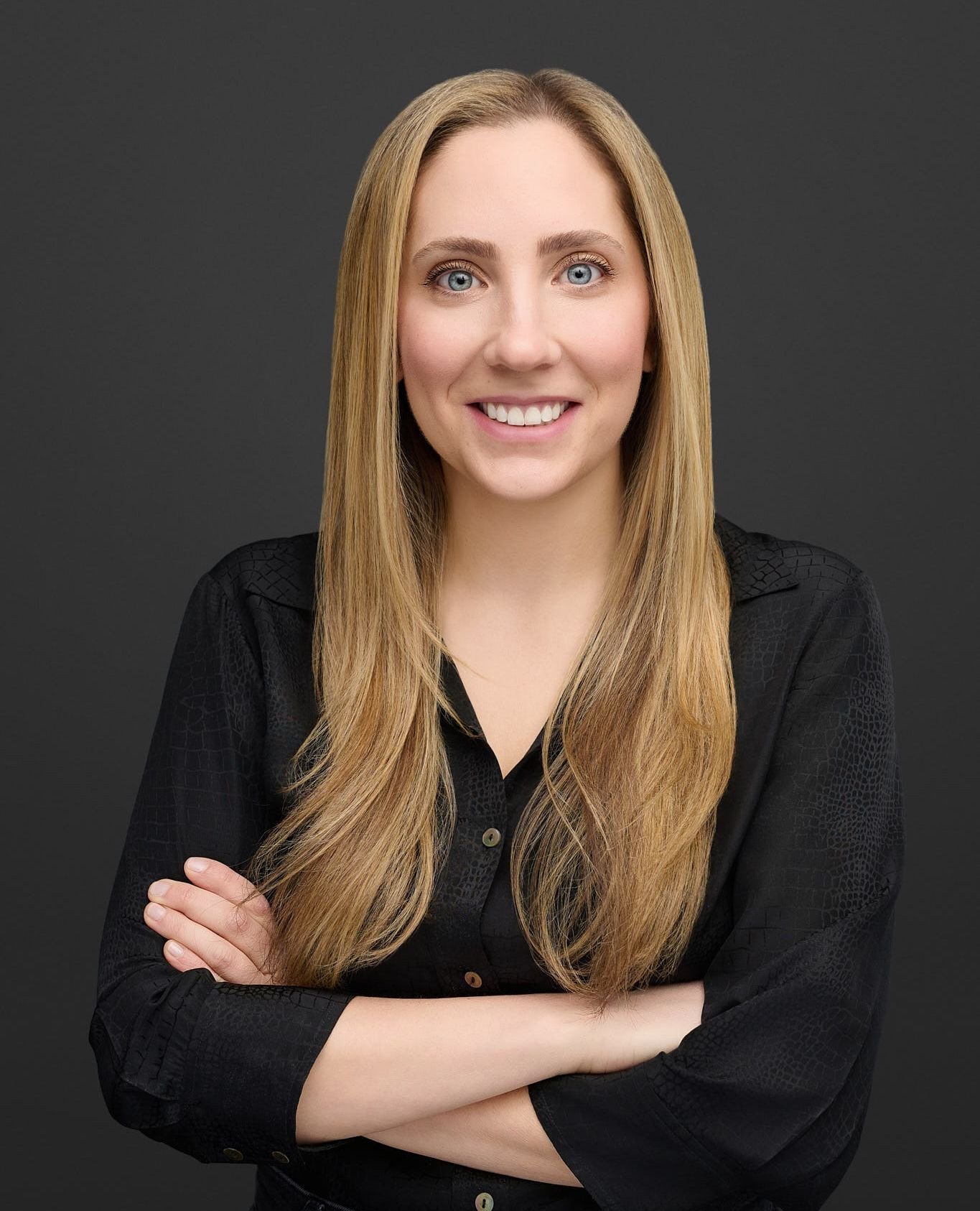 One of the most important steps to looking good for your photoshoot is properly moisturizing your skin, both the night before and the morning of your session. ✨💧⁠
⁠
You can use the moisturizer you already have in your makeup arsenal for the night (a