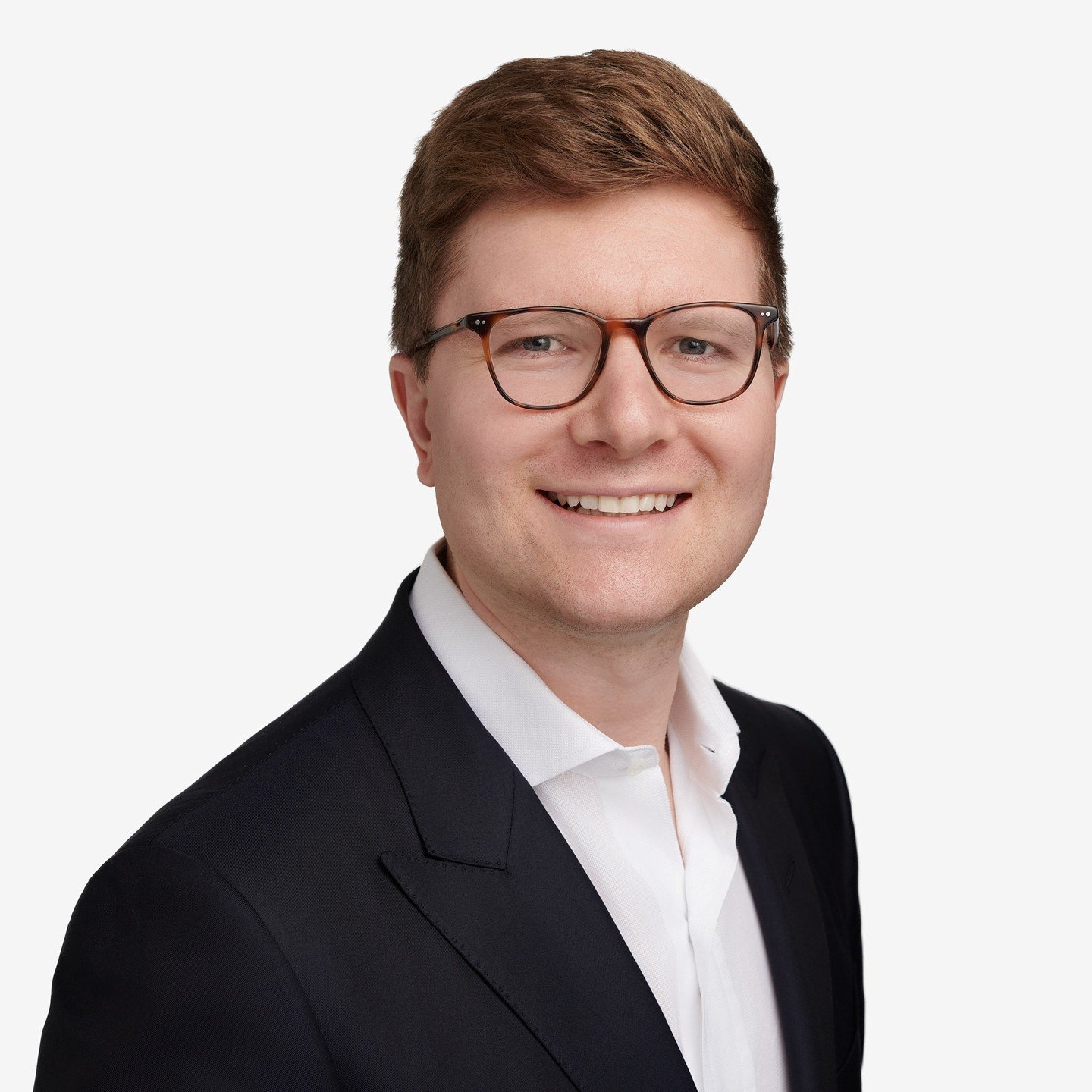 Once you have a great professional headshot, use it! Don&rsquo;t just let it sit on one profile. 🚀⁠
⁠
Here are a few places to update your photo today:⁠
* Email Signature: It adds a human touch to your daily messages.⁠
* About Me Page: Perfect for y