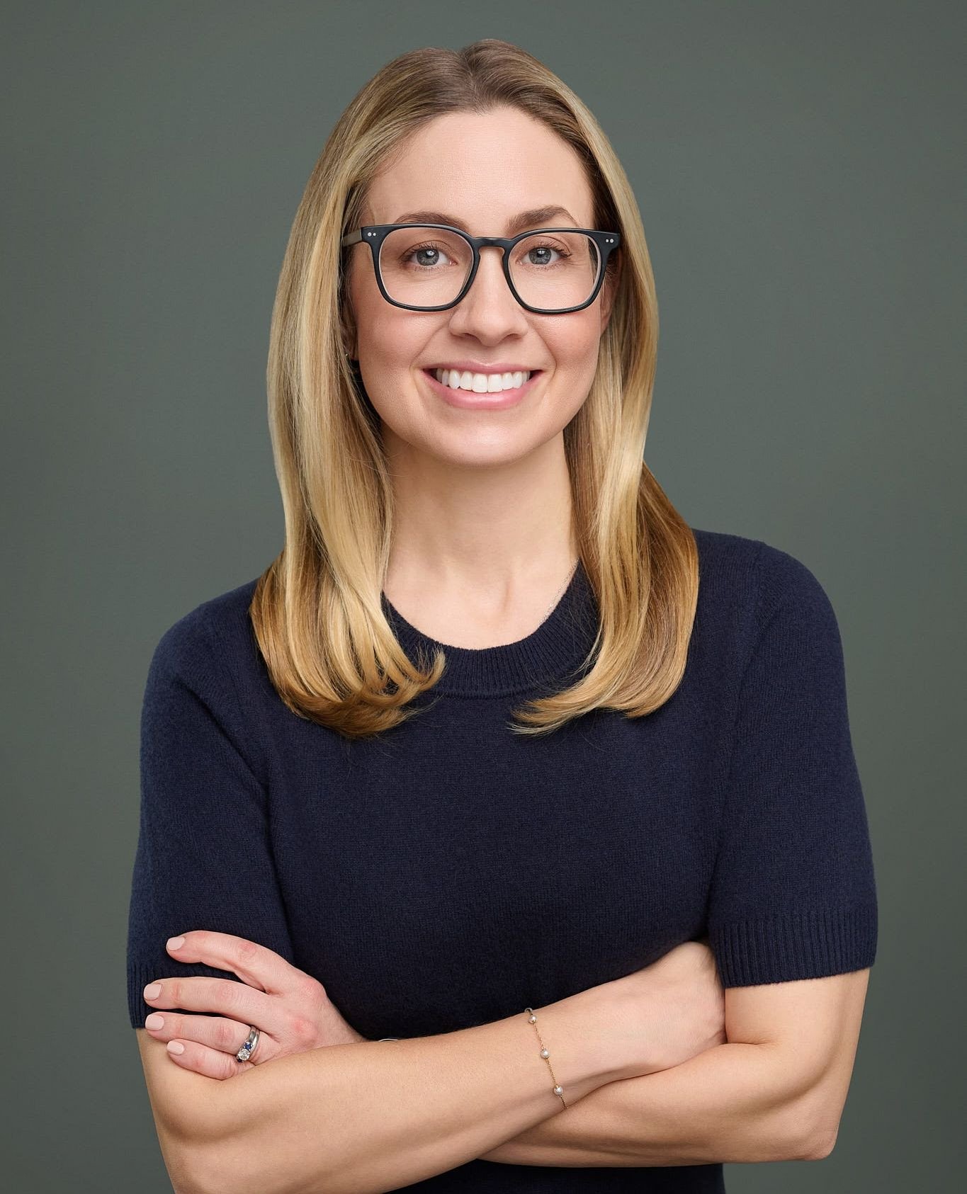 Your facial expression actually says more than your outfit ever could. People often assume they need a massive, toothy smile, but that is not always true. What matters most is that your expression feels genuine to who you are.⁠
⁠
For LinkedIn, the id