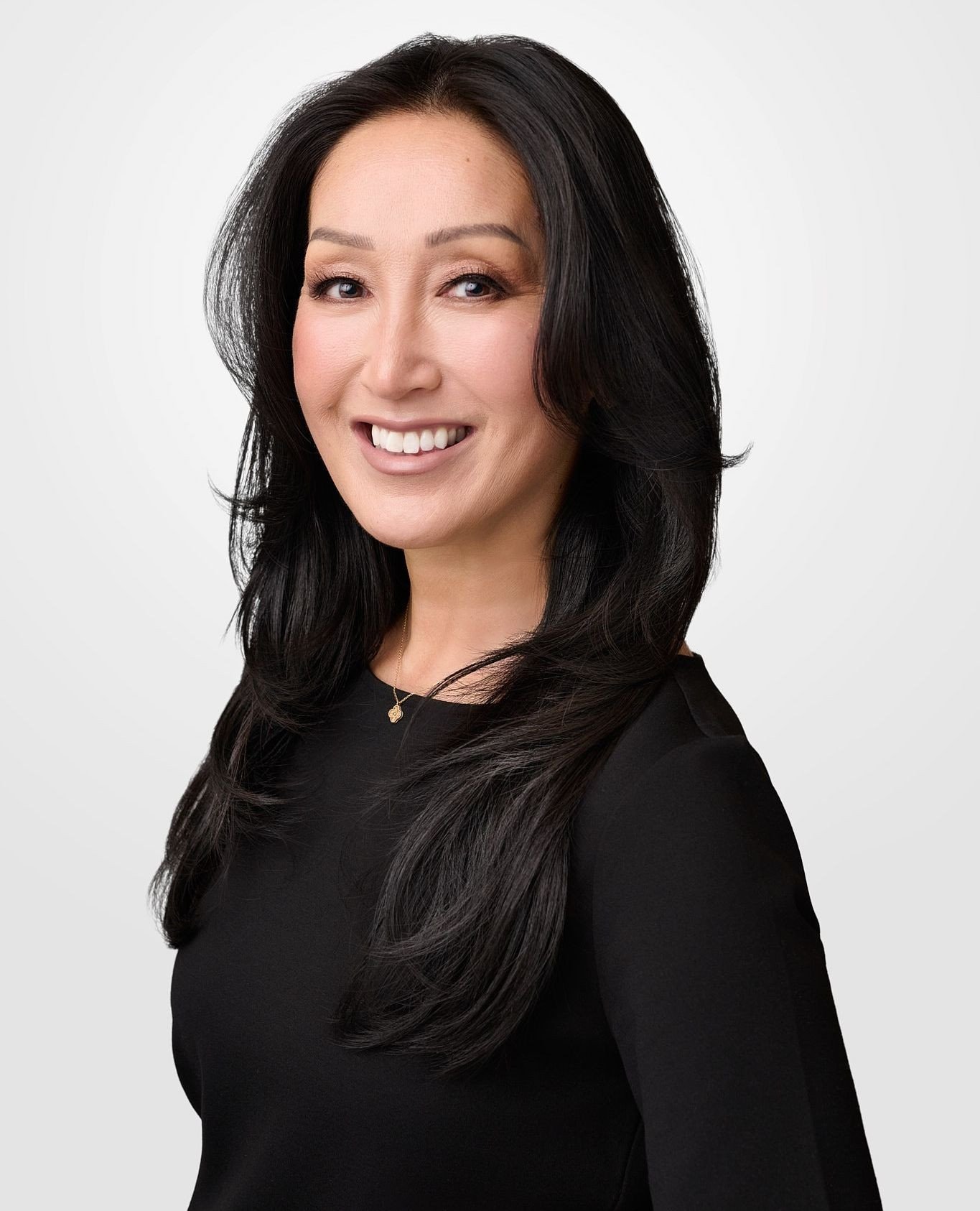 &ldquo;Don't all headshots just look the same?&rdquo; 🤔⁠
⁠
If you&rsquo;ve spent any time on LinkedIn, you&rsquo;ve seen the "corporate clone" look&mdash;everyone on the same white or gray background with the same tilt of the head. 👤⁠
⁠
B