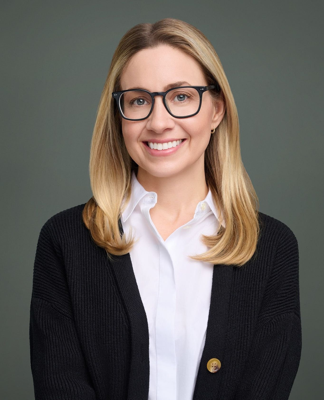 Headshots might seem simple, but they&rsquo;re actually a very specific niche. It&rsquo;s a mix of lighting, technical skill, and a healthy dose of psychology. 🧠⁠
⁠
A wedding or landscape photographer is great at what they do, but making a single pe