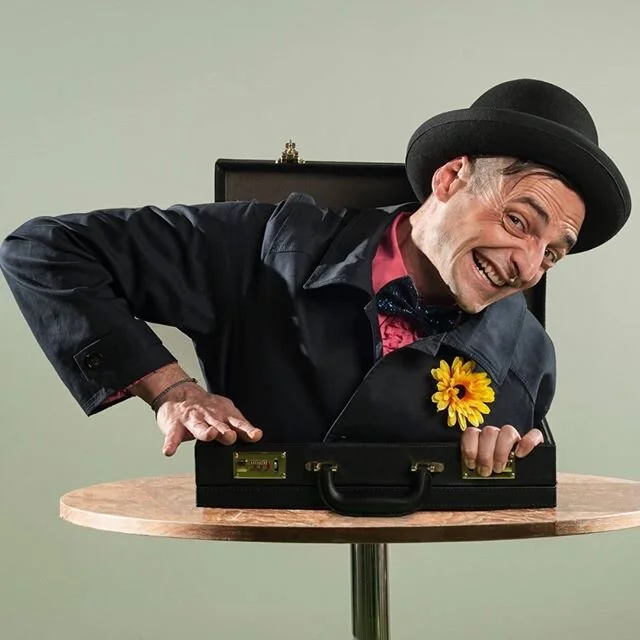 Let go of life's pressures and clown around with Amadan's Comedy Academy!

Funded as part of our family engagement series, this 5 part workshop invites you and your family to rehearse and learn guided clown routines with local experts.

Escape the lo