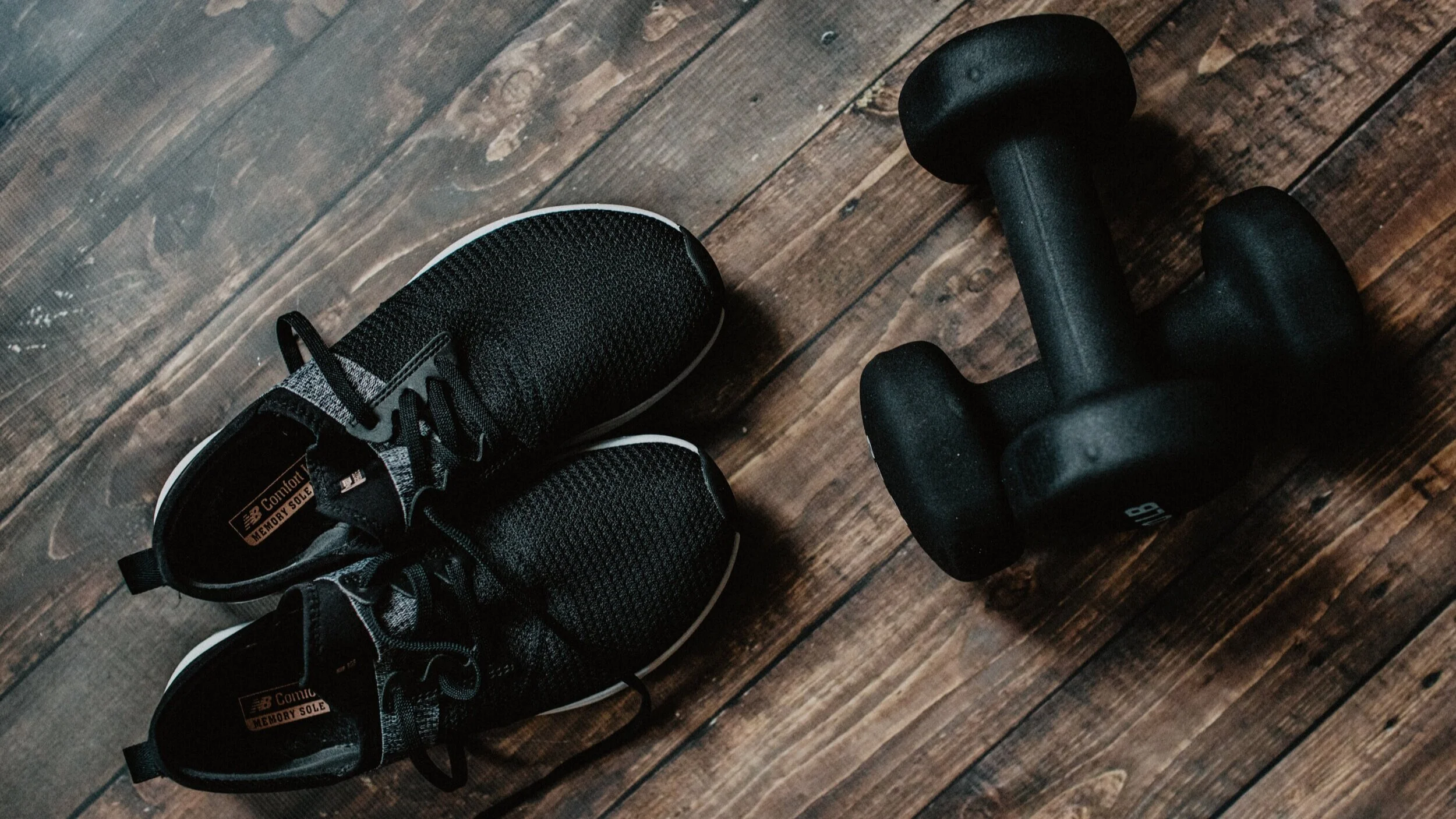 Where do I train you?We can train at a time and location of your choice – from the comfort and privacy of your home, your local gym or outside in the fresh air.Session formatsMy sessions last for 1 hour. We use a wide range of equipment from dumbbel…