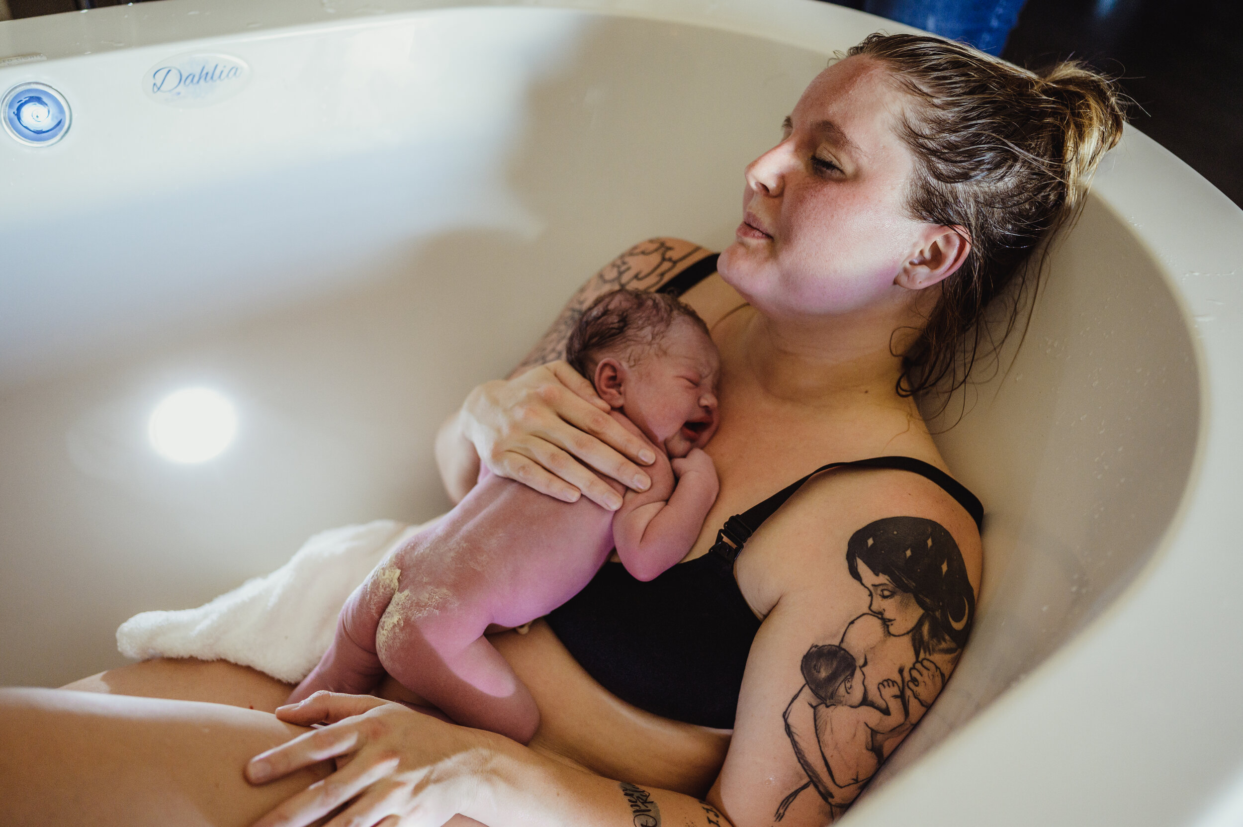 BrittneyHogue-BirthPhotographer-PeoriaIL-4249.jpg