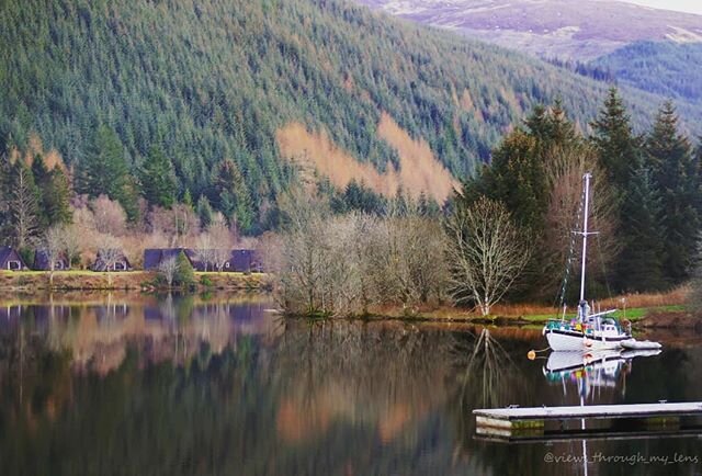 Reflection on a lake.
.
Autumn colours starting to set in and the still waters of this lake made for a lovely photo with the singular boat as a point of interest.
.
#amateurphotographer #views_through_my_lens #sonyphotography #scotland #reflectionpho
