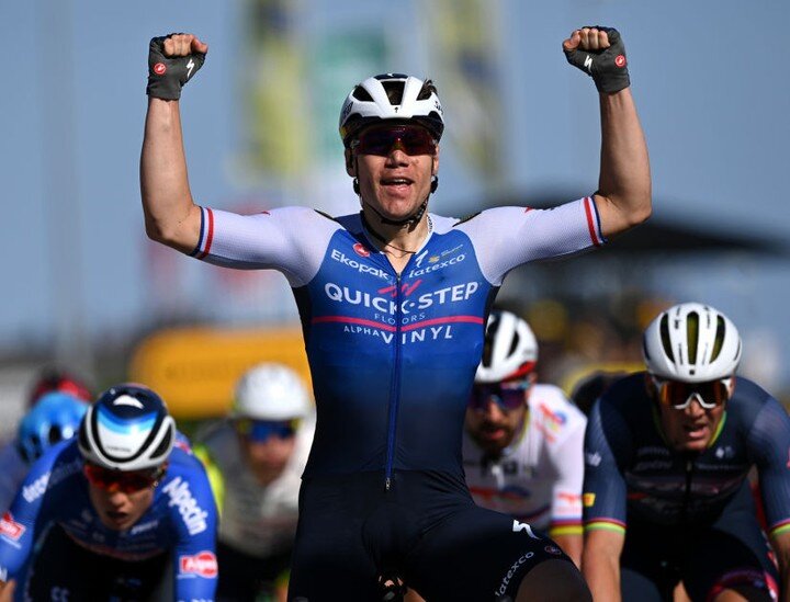 In August of 2020, @fabiojakobsen was involved in a cycling crash at the Tour of Poland. The crash caused injuries including brain and lung contusions, skull fractures, a broken nose and the loss of 10 teeth. He was even placed in a medically induced