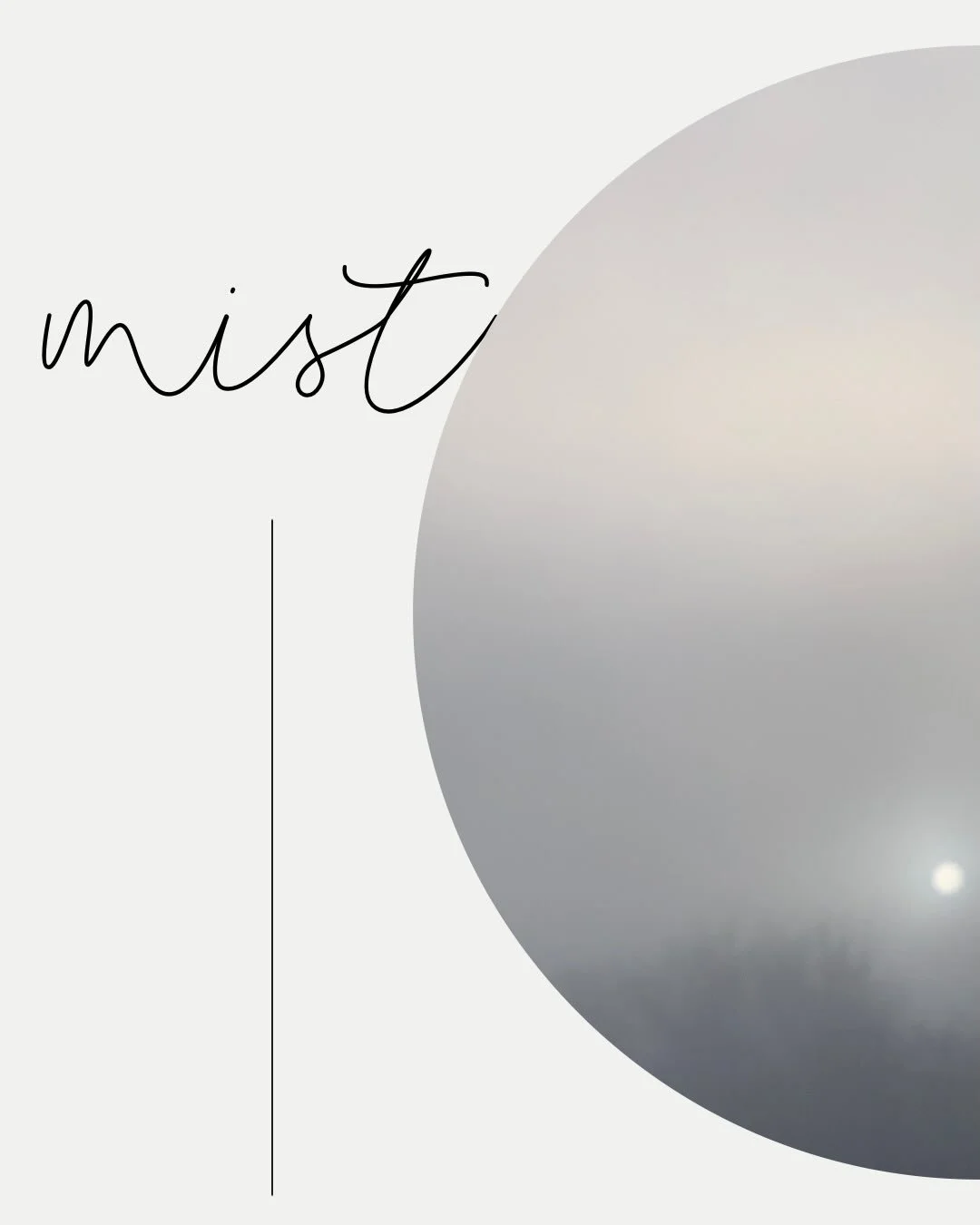 Een vloed aan vloekwoorden ging eraan vooraf...
aan zijn verhaal over de mist.
&lsquo;Die grijze donkere sombere dagen gehuld in mist...je wordt er zo mistroostig van
en toch...&rsquo;
En daar werd het stil...daar begon zijn verhaal...
Een verhaal ov