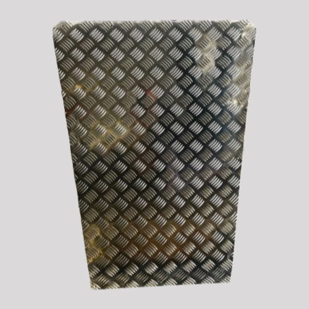 Defender Tdi & Td5 Chequer Plate Bonnet Protector – 3mm, Mill finish (bare aluminium) – DDS Metals