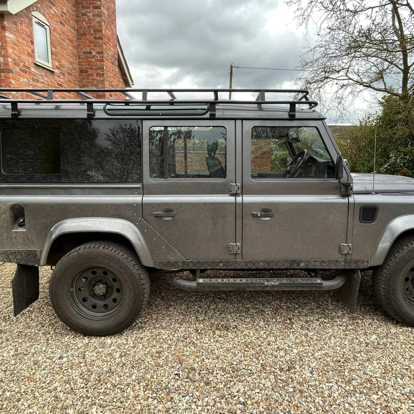 MCB 4x4 Defender 110 Flat Roof Rack – handmade steel roof rack for the Land Rover Defender 110 (photo 6 of 12)