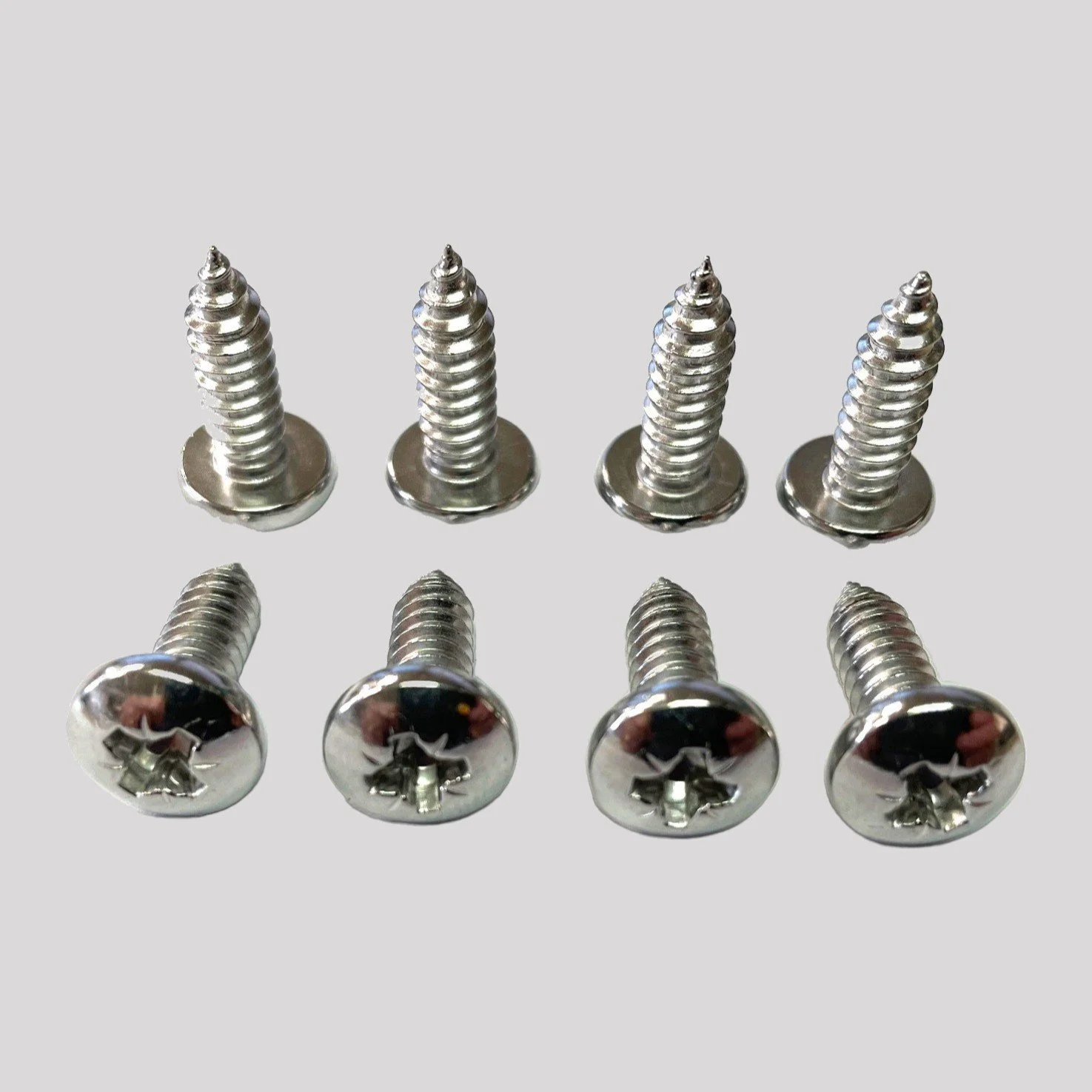 dds-defender-grille-screws-1.webp