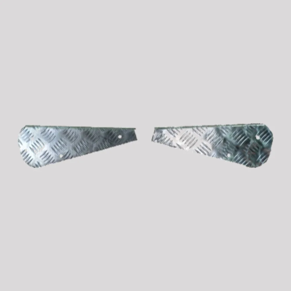 Defender 90 Chequer Plate Rear Mudflap Mounting Brackets – Mill finish (bare aluminium) – DDS Metals
