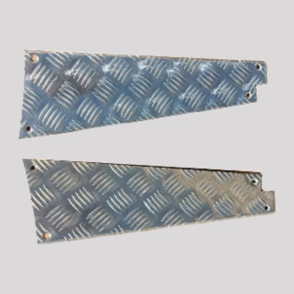 Defender 110 Slim Line Chequer Plate Rear Corners with Countersunk Stainless Fittings – 2mm, Mill finish (bare aluminium) / 3mm, Mill finish (bare aluminium) – DDS Metals