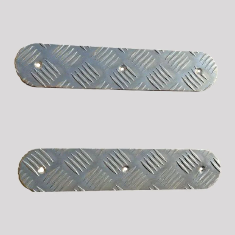 Defender Front Bumper Chequer Plate with Countersunk Stainless Fittings – Mill finish (bare aluminium) – DDS Metals