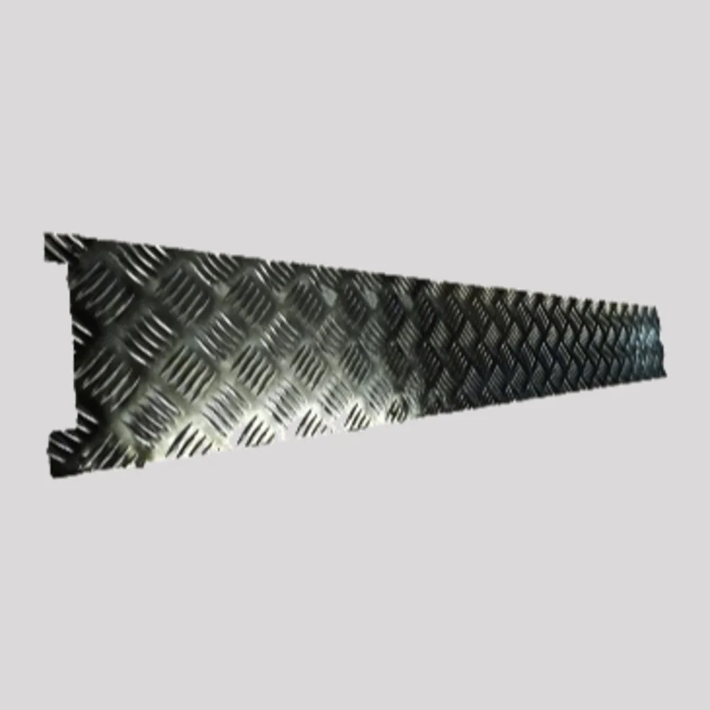 Discovery 1 Chequer Plate Rear Door Bottom Cover – Black powder coated – DDS Metals