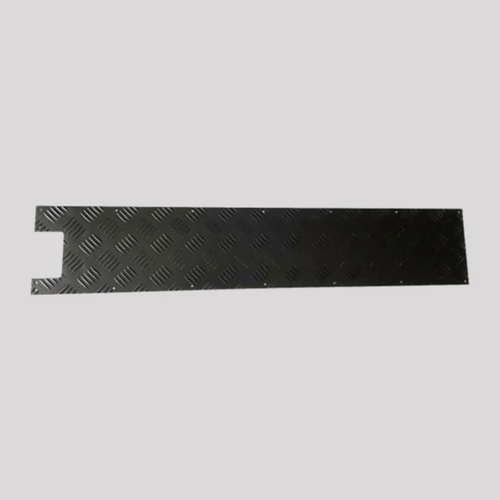 Series & Defender Rear Door Bottom Chequer Plate Strip – DDS Metals