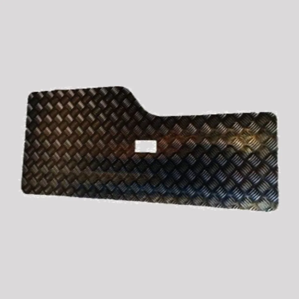 Discovery 2 Chequer Plate Rear Door Card (Single Hole, No Grab Handles) – Black powder coated – DDS Metals
