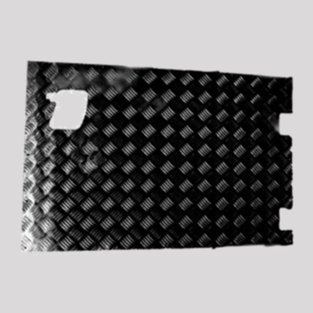 Defender Rear Safari Door External Chequer Plate Cover – DDS Metals