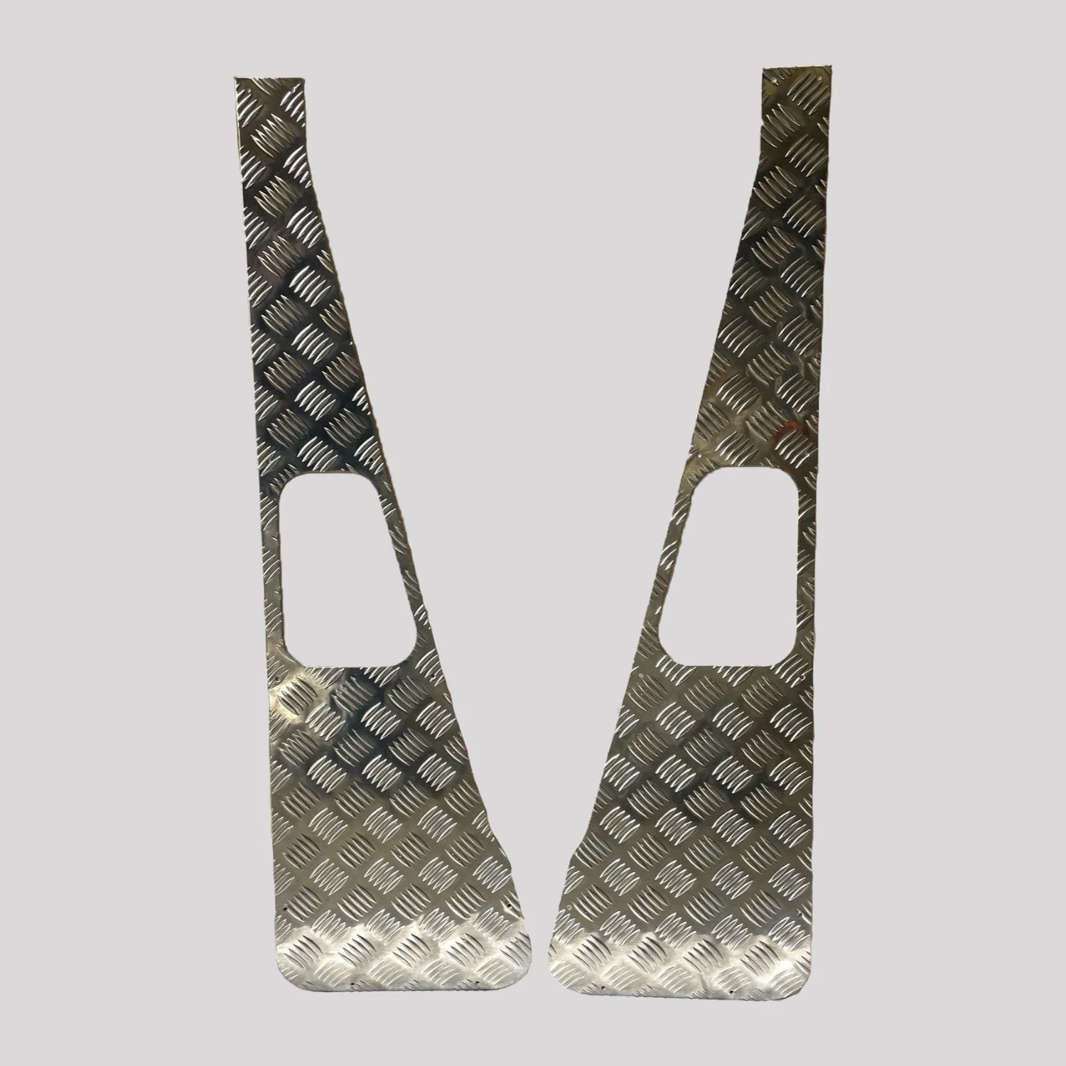 Defender Tdi Chequer Plate Wing Top Protectors with Large Air Intake – 3mm, Mill finish (bare aluminium) – DDS Metals