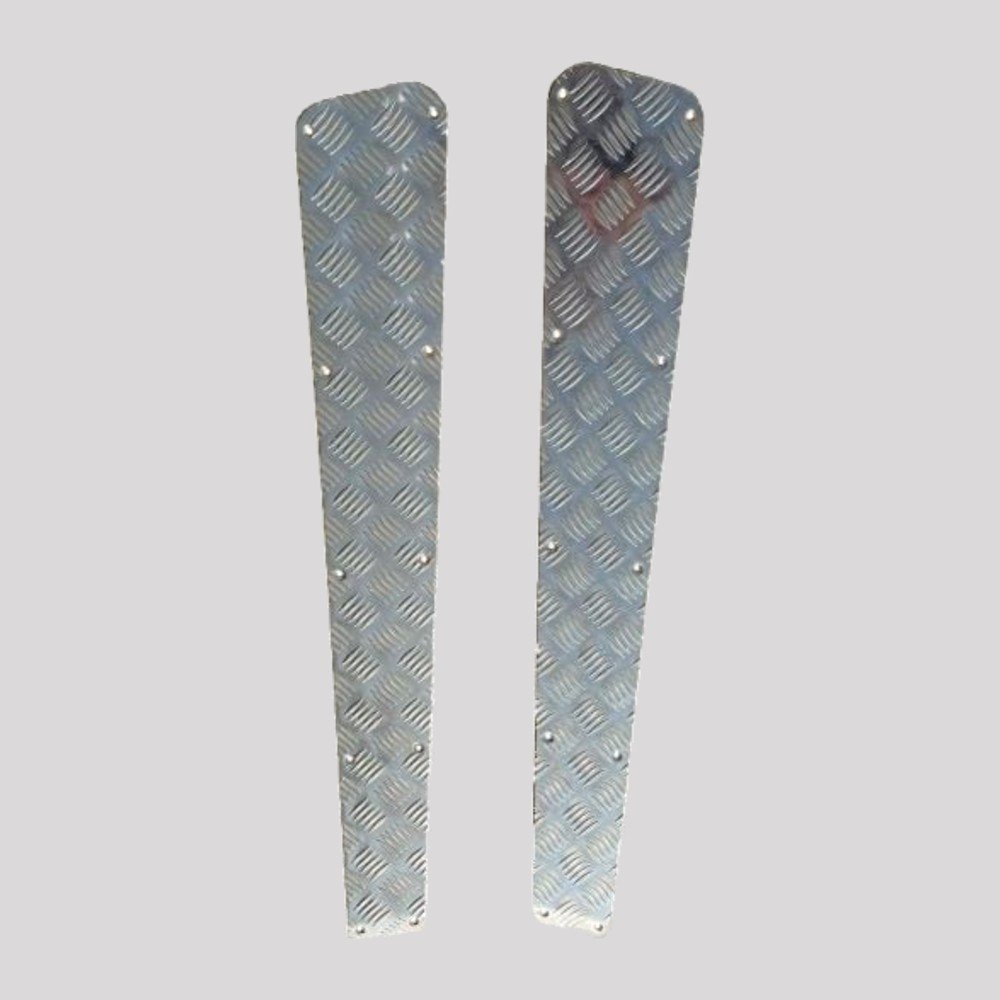 Defender Tdi & Td5 Chequer Plate Bonnet Side Protectors with Countersunk Stainless Fittings – 2mm, Mill finish (bare aluminium) / 3mm, Mill finish (bare aluminium) – DDS Metals