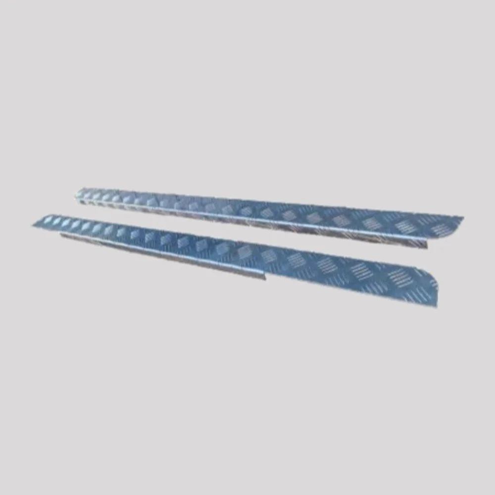 Defender 90 Chequer Plate Sill Protectors – 2mm, Mill finish (bare aluminium) / 3mm, Mill finish (bare aluminium) – DDS Metals