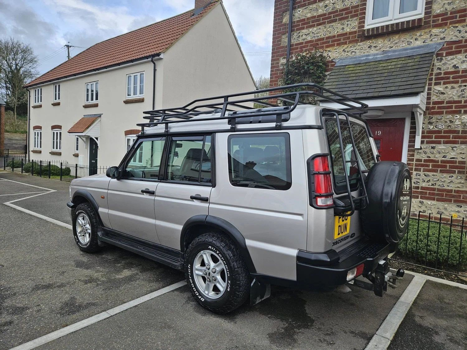MCB 4x4 Discovery 2 Expedition Roof Rack – handmade steel roof rack for the Land Rover Discovery 2 (photo 2 of 8)