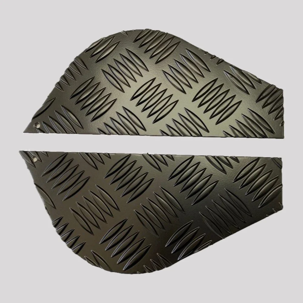 Series 2, 2A & 3 88" Chequer Plate Rear Wing Corners – DDS Metals
