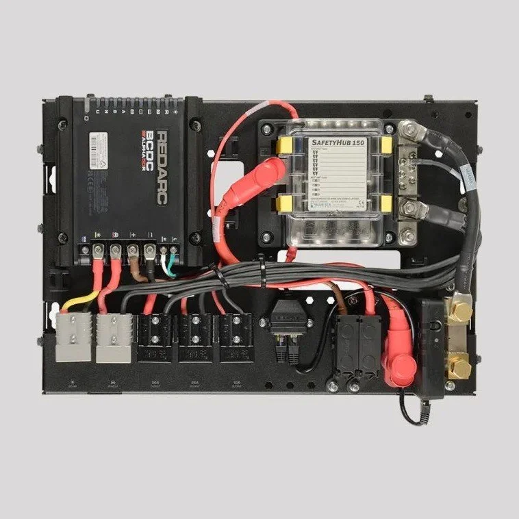 REDARC 12V 50A BCDC Alpha NOMAD with Fuse Block ICMS (ICMS-016-002) (photo 4 of 5)