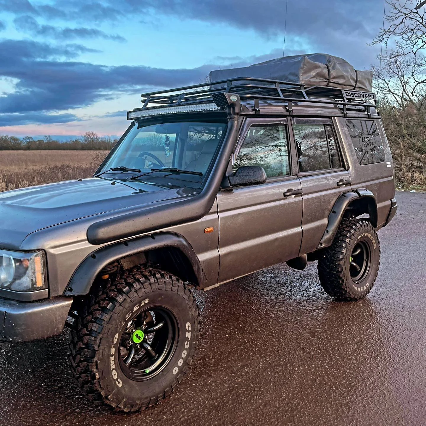 MCB 4x4 Discovery 2 Roof Tent Rack – handmade steel roof tent rack for the Land Rover Discovery 2 (photo 2 of 8)