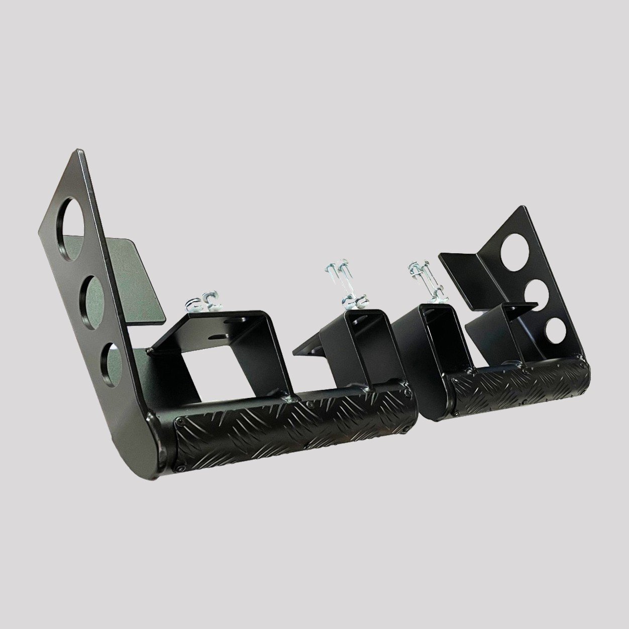 Defender Heavy Duty Rear Bumperettes – Black chequer plate top – DDS Metals