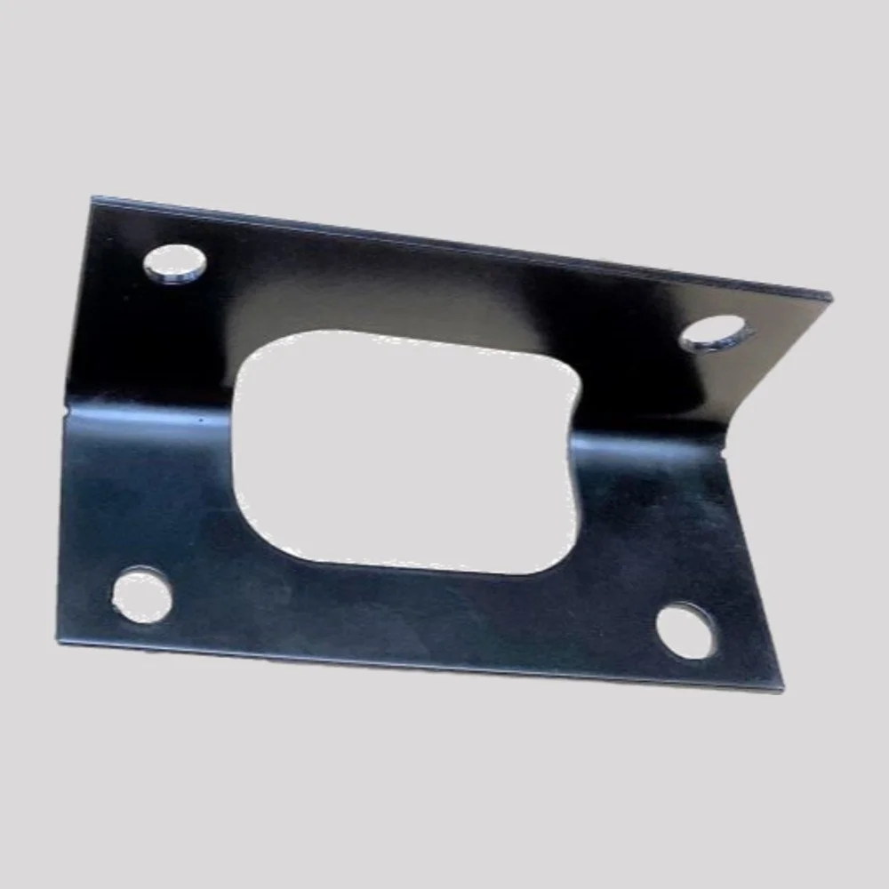 Range Rover Classic Front Wing Retainers (1972-1995) – Right – DDS Metals