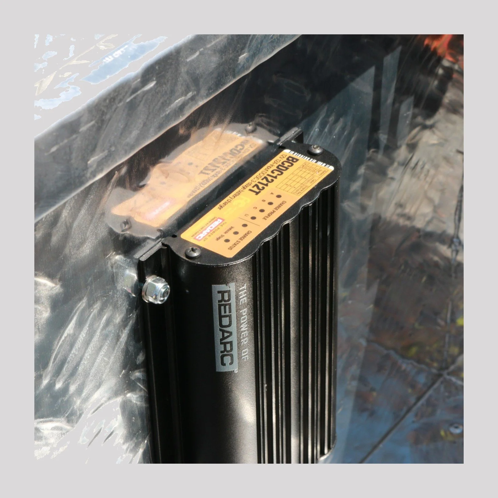 REDARC 12V 12A DC-DC Trailer Battery Charger (BCDC1212T) (photo 3 of 3)