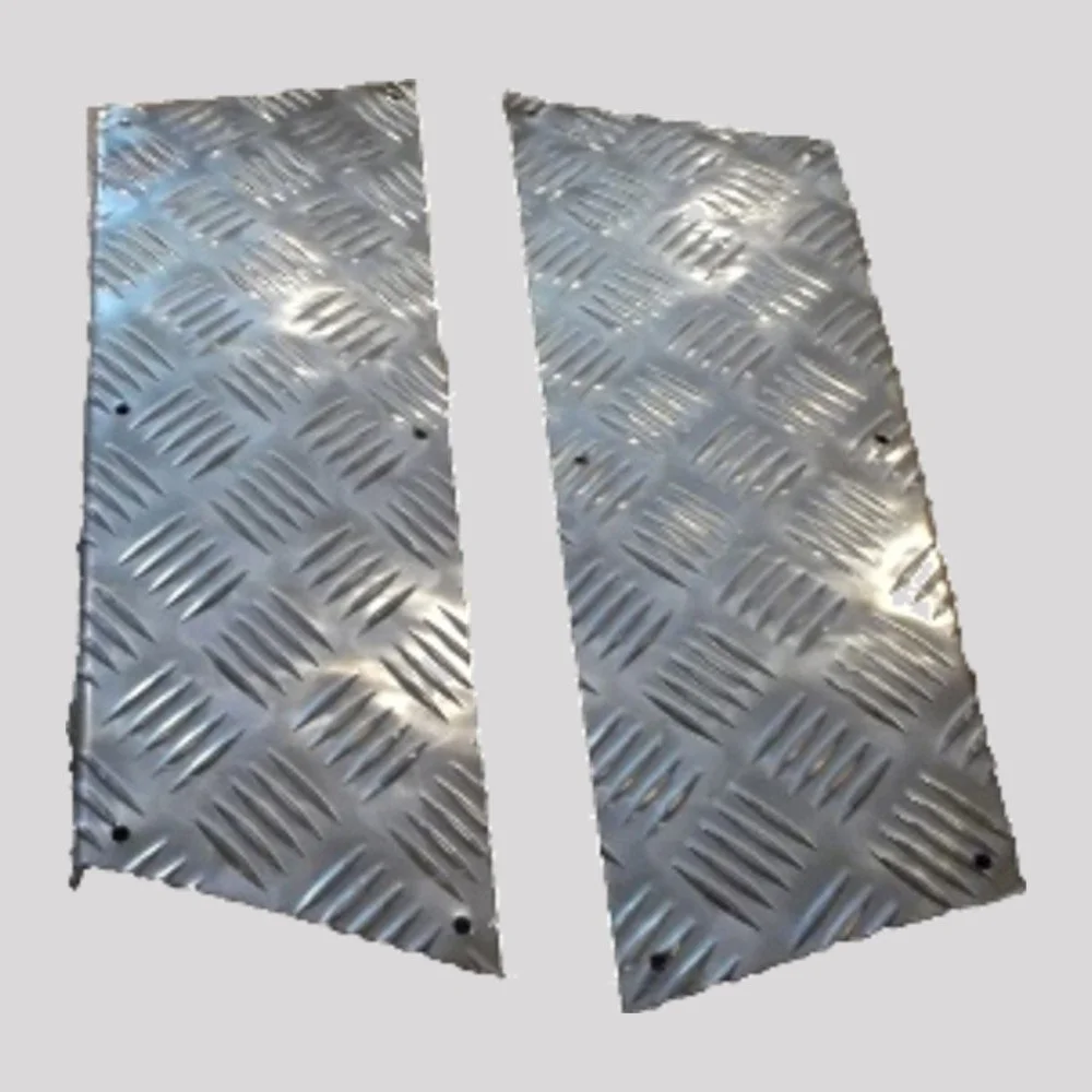 Discovery 1 Chequer Plate Rear Wing Corners – Mill finish (bare aluminium) – DDS Metals