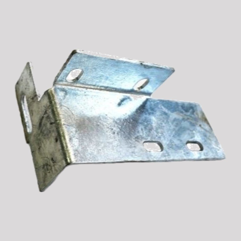 Defender 130 Double Cab Lower Sill Extension Bracket – Right – DDS Metals