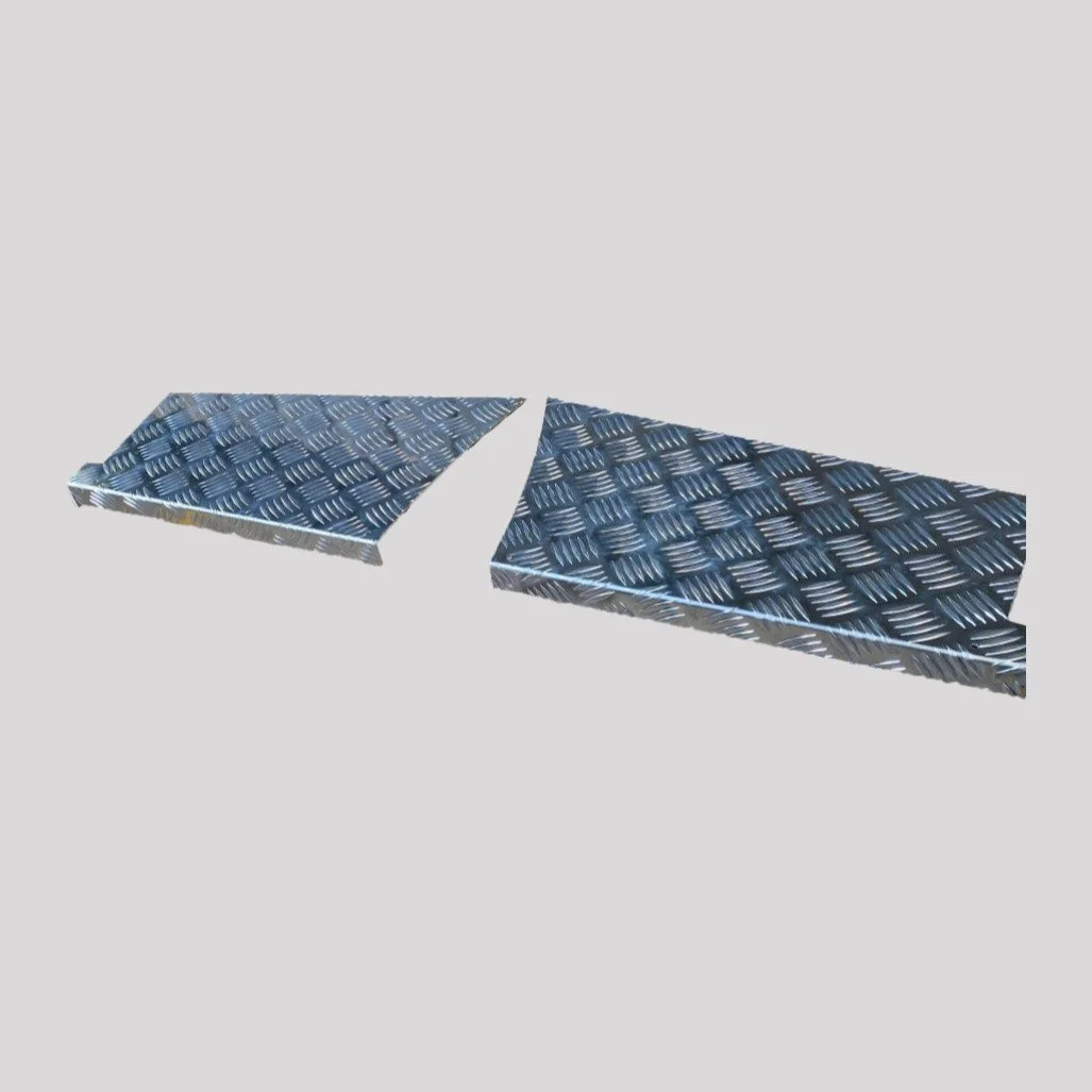 Defender 110 Chequer Plate Rear Wing Corner Protectors – 2mm, Mill finish (bare aluminium) / 3mm, Mill finish (bare aluminium) – DDS Metals