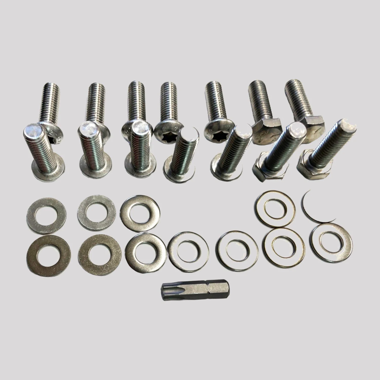 Defender & Series Rear Crossmember Stainless Steel Bolt Kit – Defender 2004-2016 (Puma / TDCi), Torx head – DDS Metals