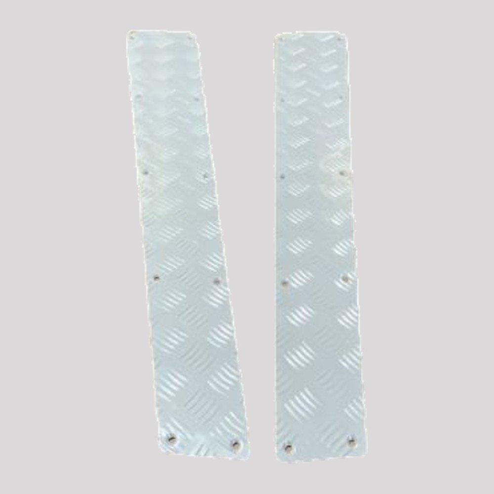 Defender Tdi & Td5 Chequer Plate Bonnet Side Protectors with Countersunk Stainless Fittings – 2mm, Silver powder coated – DDS Metals