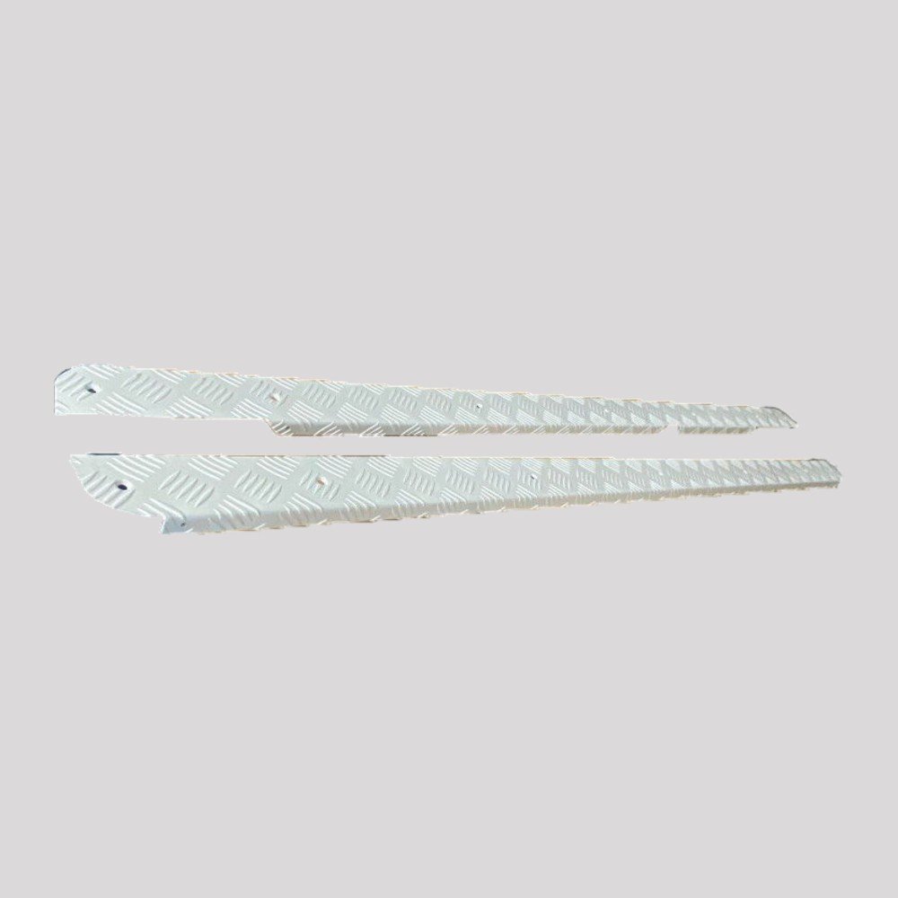 Defender 110 Station Wagon Chequer Plate Sill Protectors, 3mm with Countersunk Stainless Fittings – Silver powder coated – DDS Metals