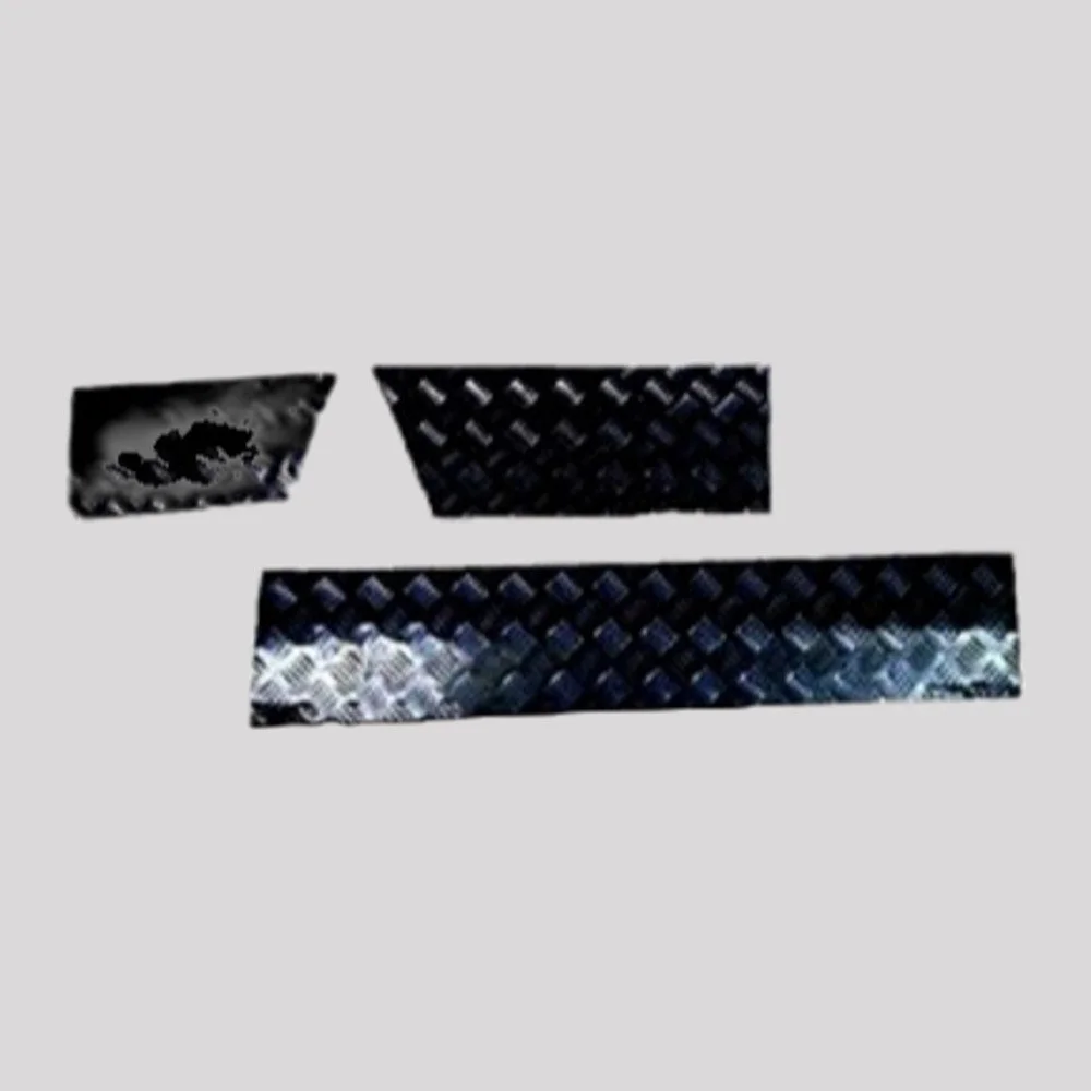 Discovery 2 Chequer Plate Skirting Set – Black powder coated – DDS Metals