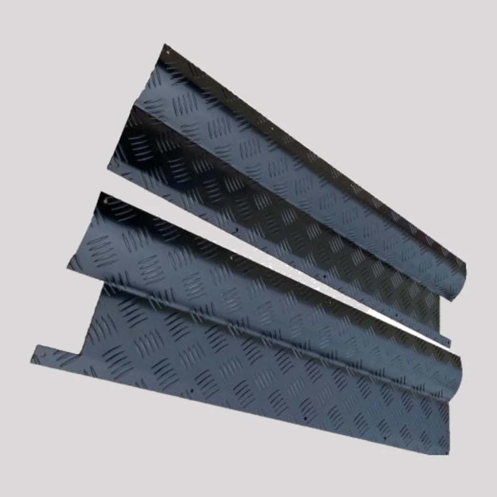 Defender Front Door Chequer Plate Radius Covers (Window Height) – Black powder coated – DDS Metals