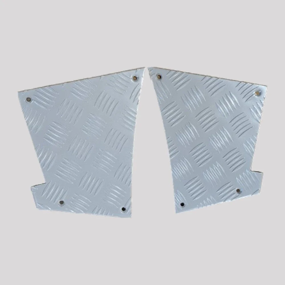 Defender 90 Chequer Plate Rear Wing Corners with Countersunk Stainless Fittings – 2mm, Silver powder coated / 3mm, Silver powder coated – DDS Metals