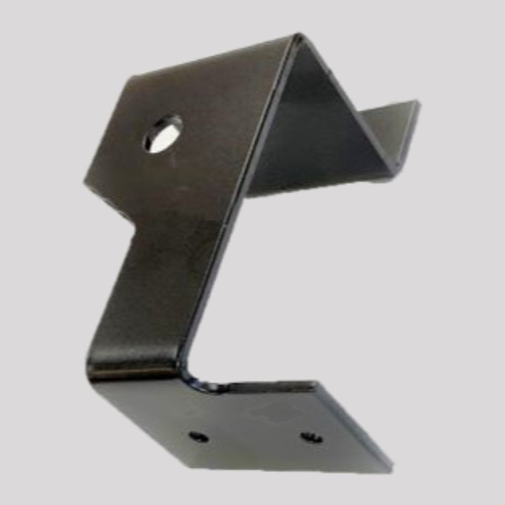 Defender Hard Top Trim Retainer Bracket – Right – DDS Metals