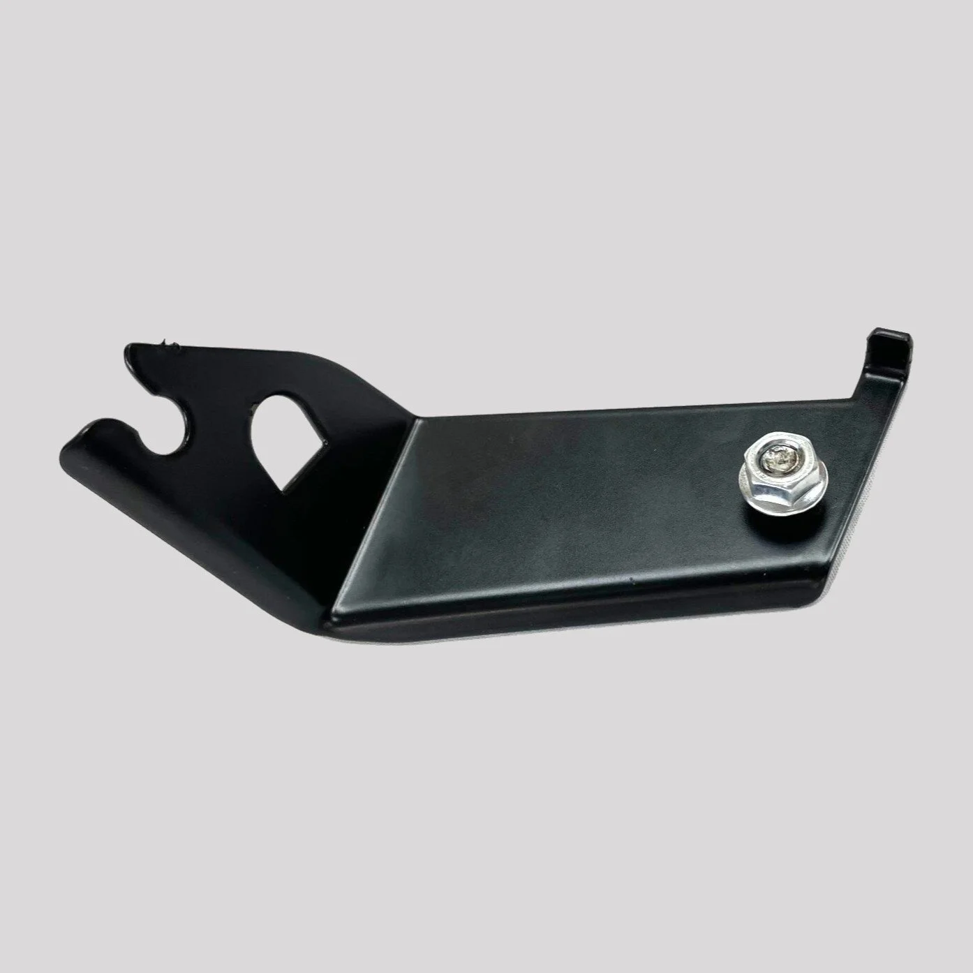 Discovery 2 Rear Spring Seat Brake Pipe Bracket – Left – DDS Metals