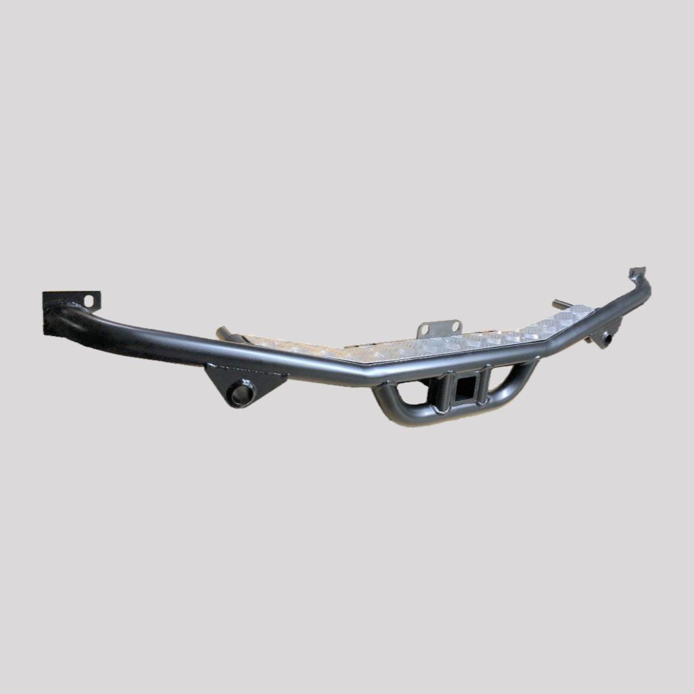 NAS Type Rear Step with 2" Square Removable Tow Hitch – Silver chequer plate top – DDS Metals