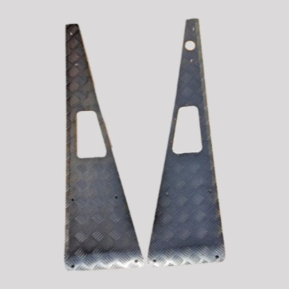 Defender Chequer Plate Wing Tops, Small Air Intake, Side Fold, 3mm with Countersunk Stainless Fittings – Left-hand drive position, Black powder coated – DDS Metals