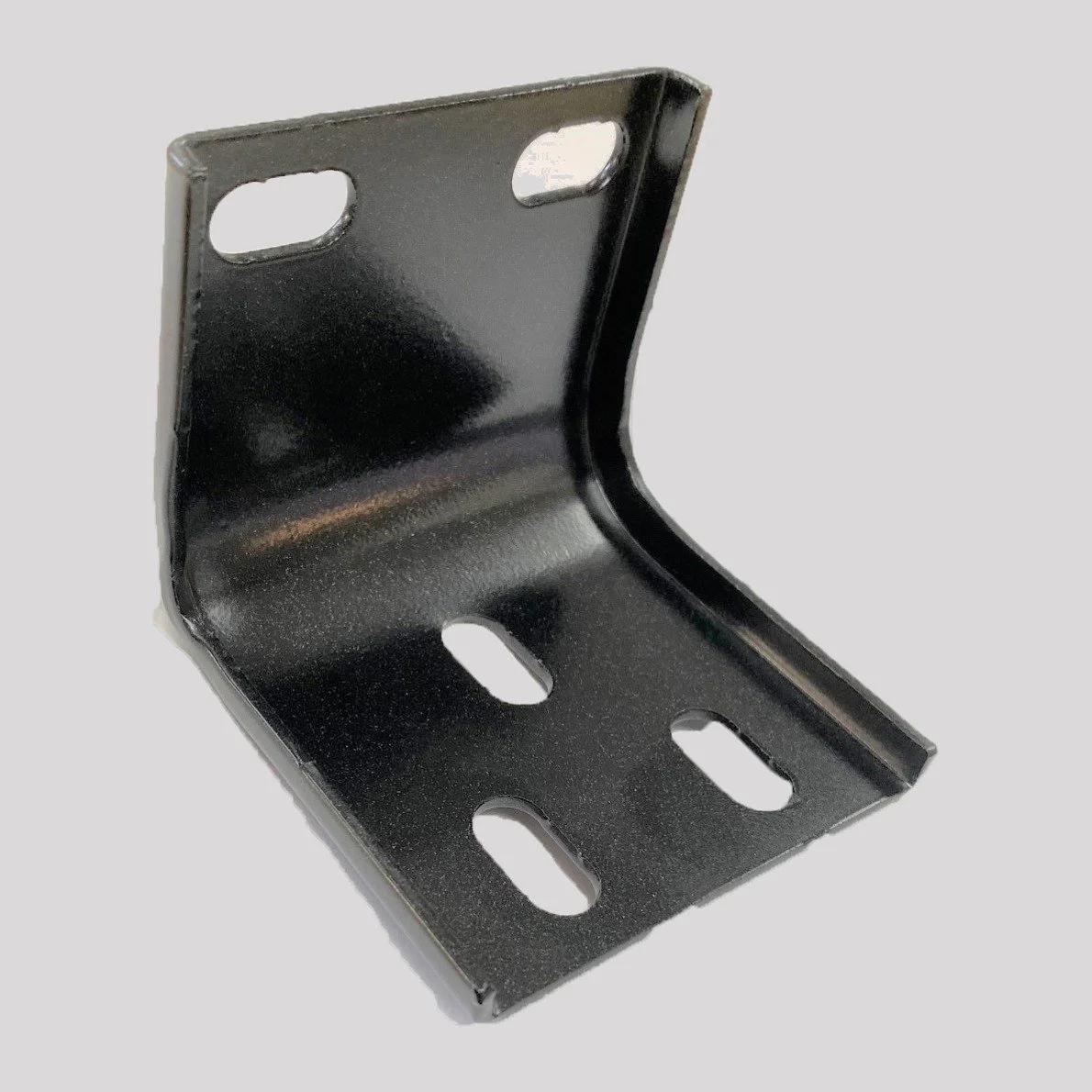 Defender 130 Hi-Cap Sill Bracket – DDS Metals